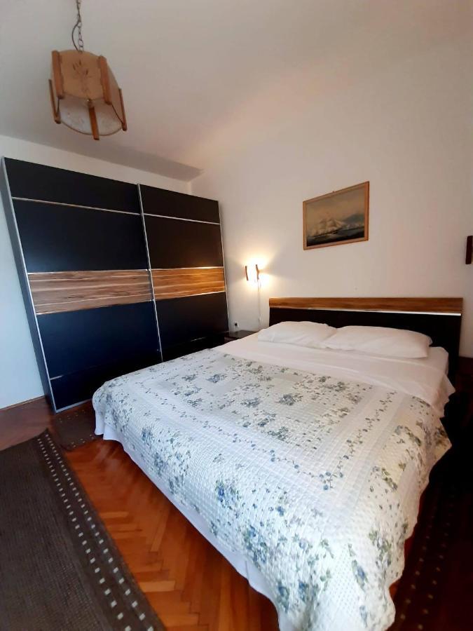 Apartment Riko - Accomodation "With" The Adriatic Sea Kampor Exteriör bild