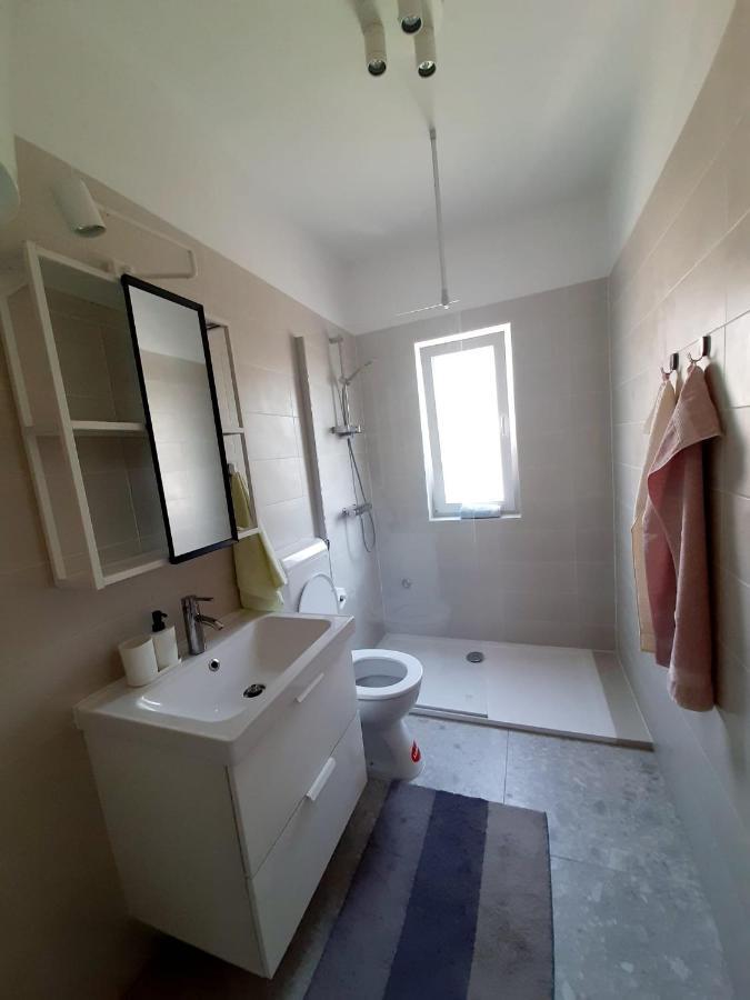 Apartment Riko - Accomodation "With" The Adriatic Sea Kampor Exteriör bild